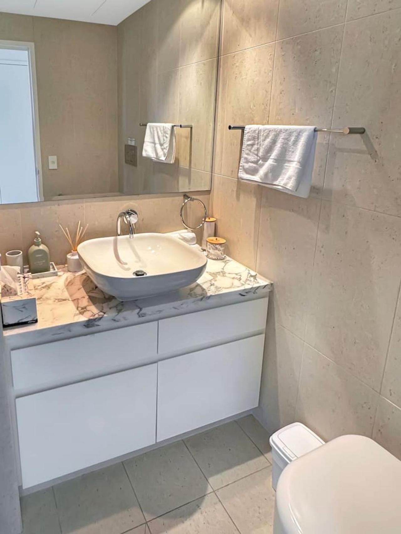 Apartment New 2 Level Coastal Luxe Penthouse With Rooftop Gold Coast