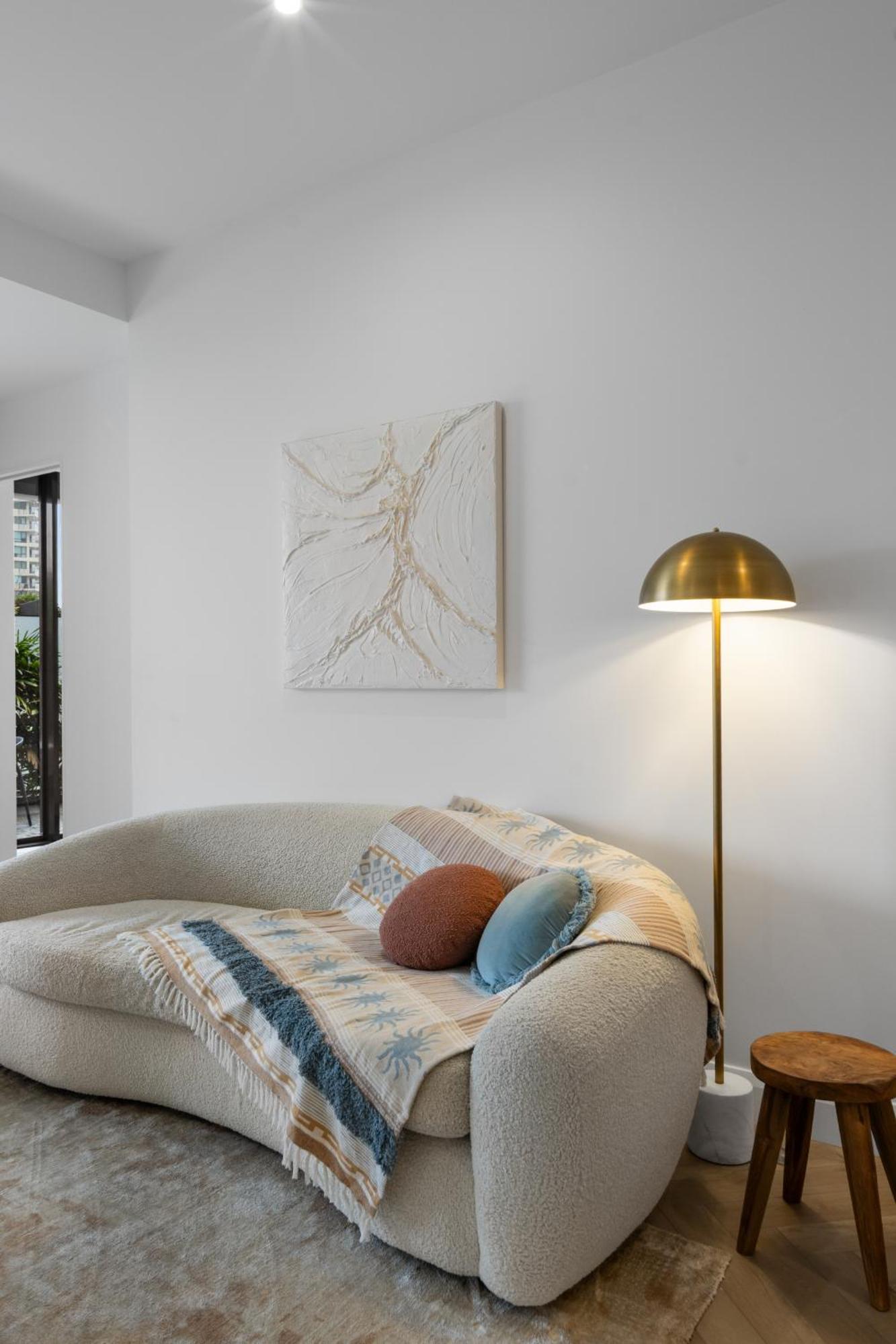 Apartment Luxury Broadbeach Escape With A Private Courtyard *