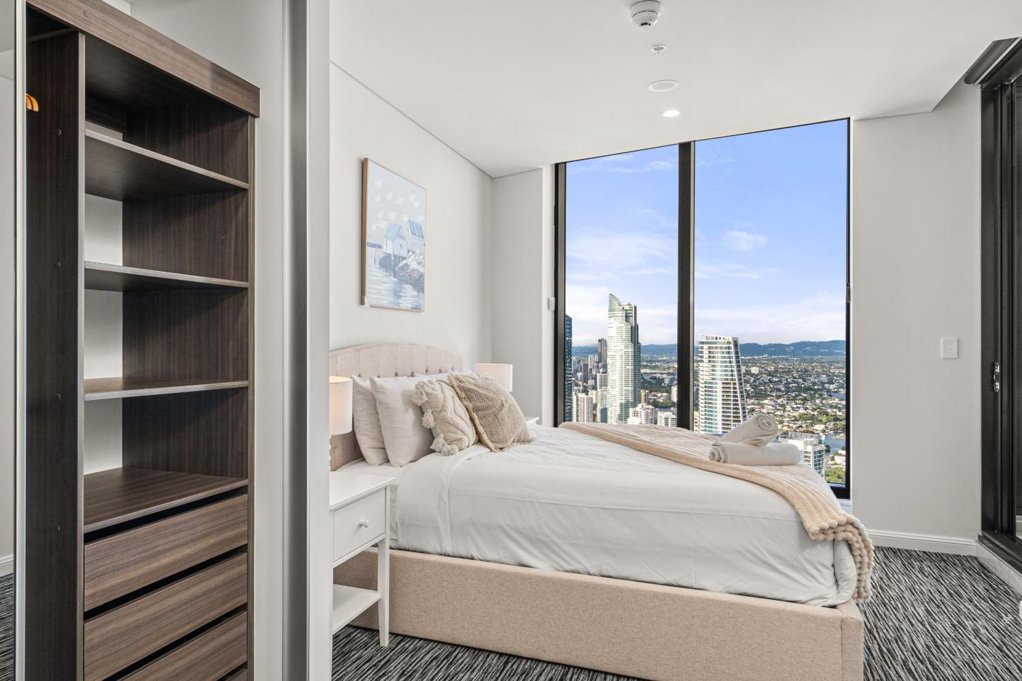 Apartment Surfers Paradise Skyline 3br Free Cp Ocean View