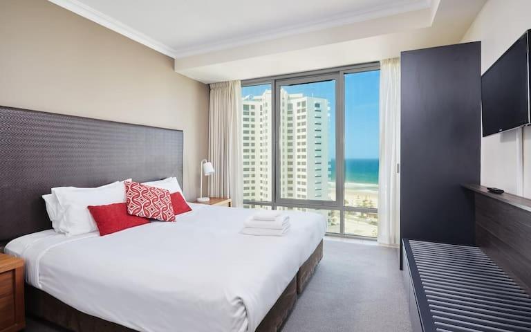 View With King Bed In * Gold Coast