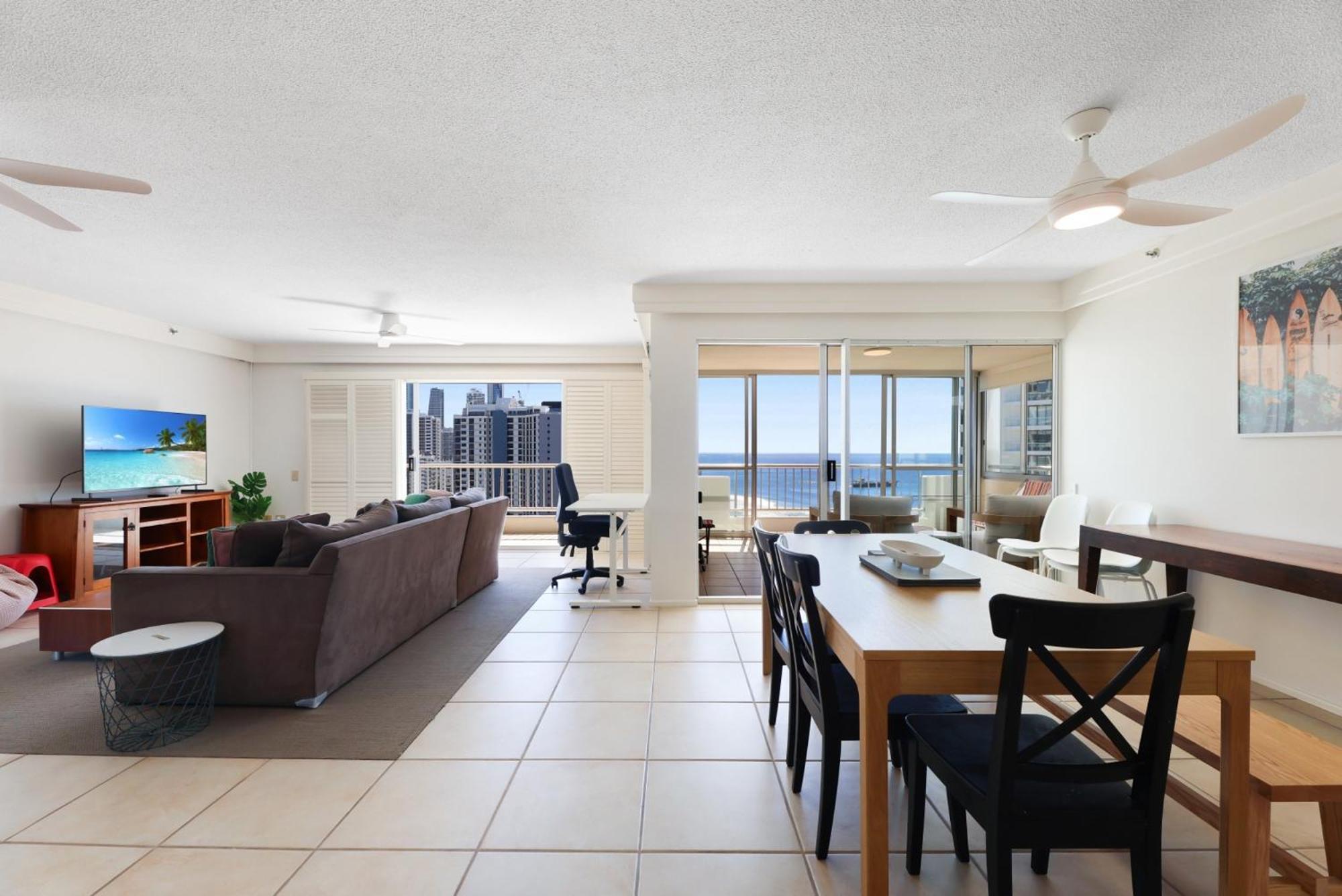 Apartment Surfers Paradise Escape With Premium Amenities