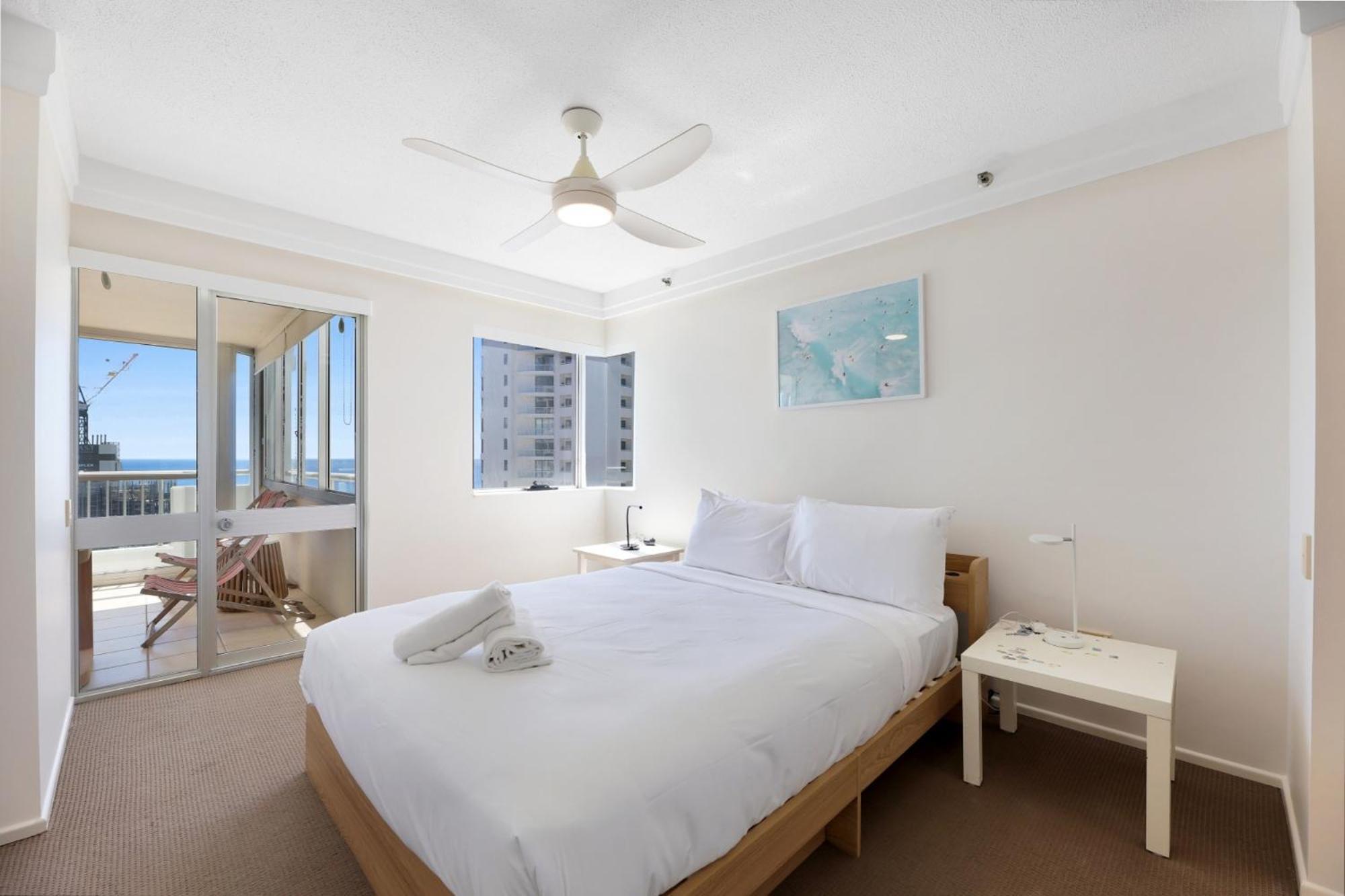 Surfers Paradise Escape With Premium Amenities Apartment *