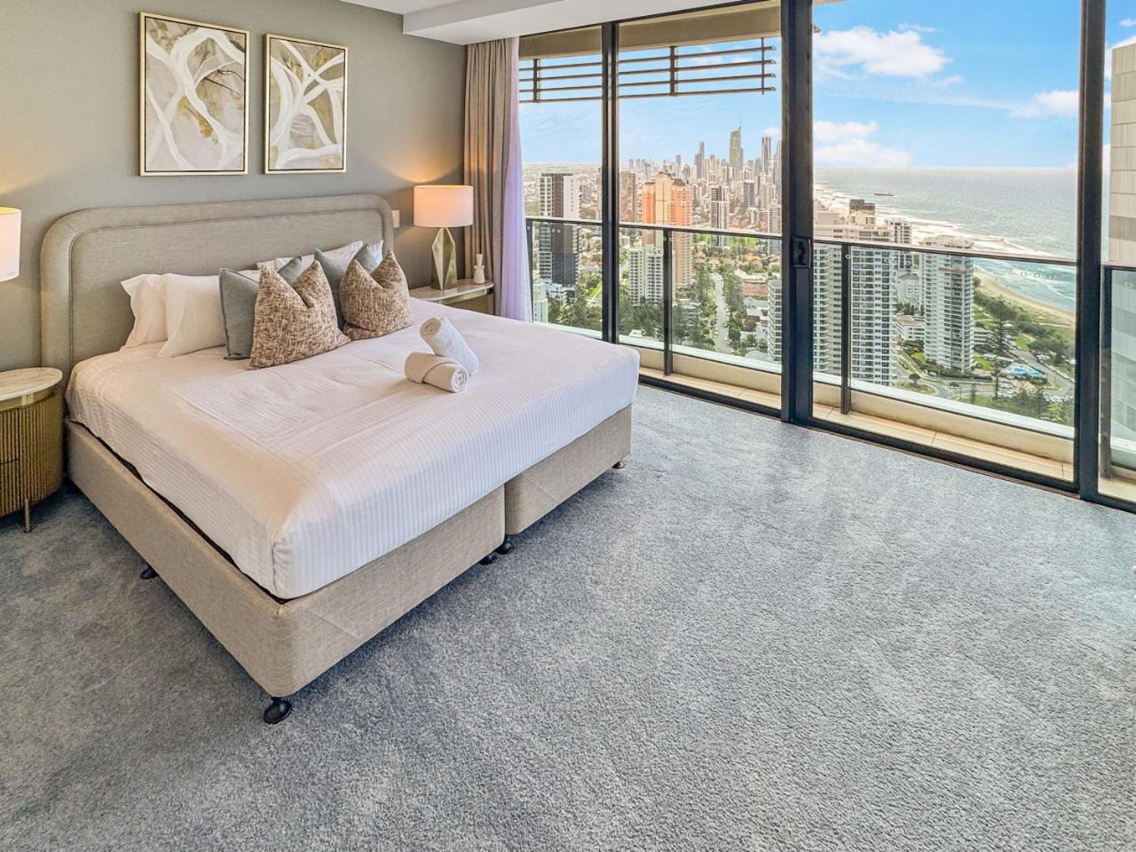 Luxury Oracle Skyhome 39th Floor With Stunning Ocean Views