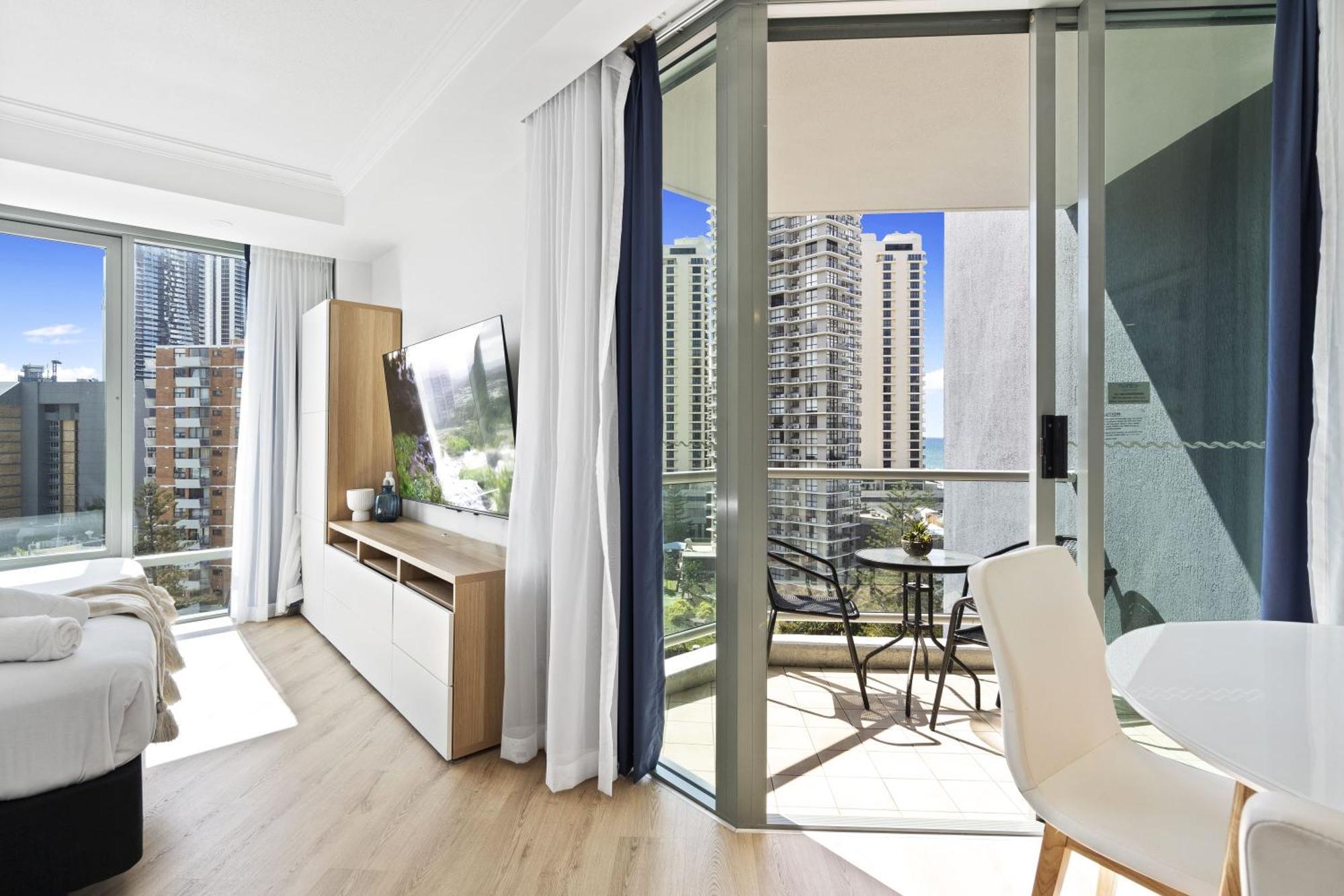 Apartment Interconnecting 2 Bedroom Unit At Legends — Q