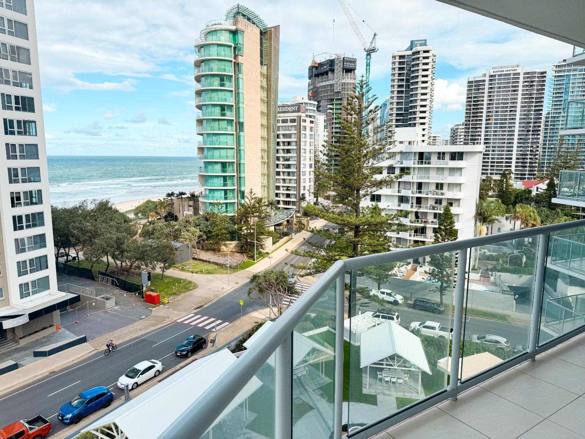 Peninsula - By Holidays Gold Coast