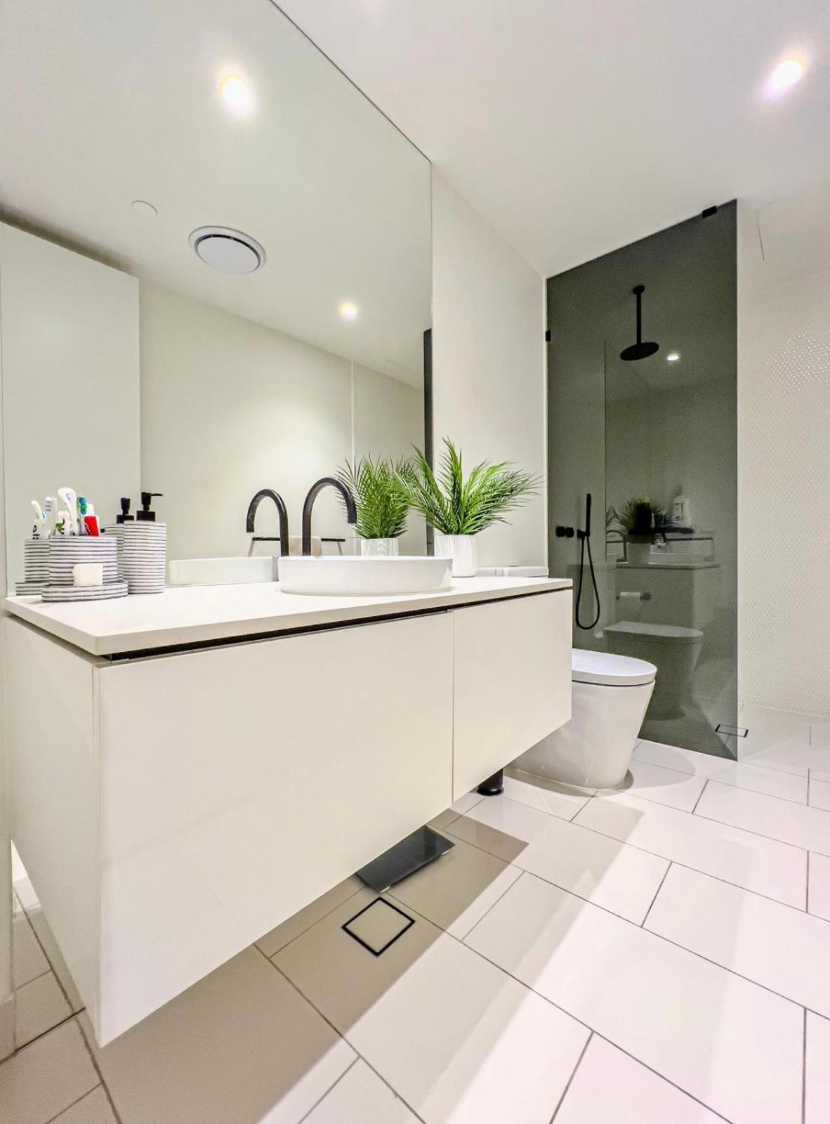 Palm Luxury Getaway Apartment *