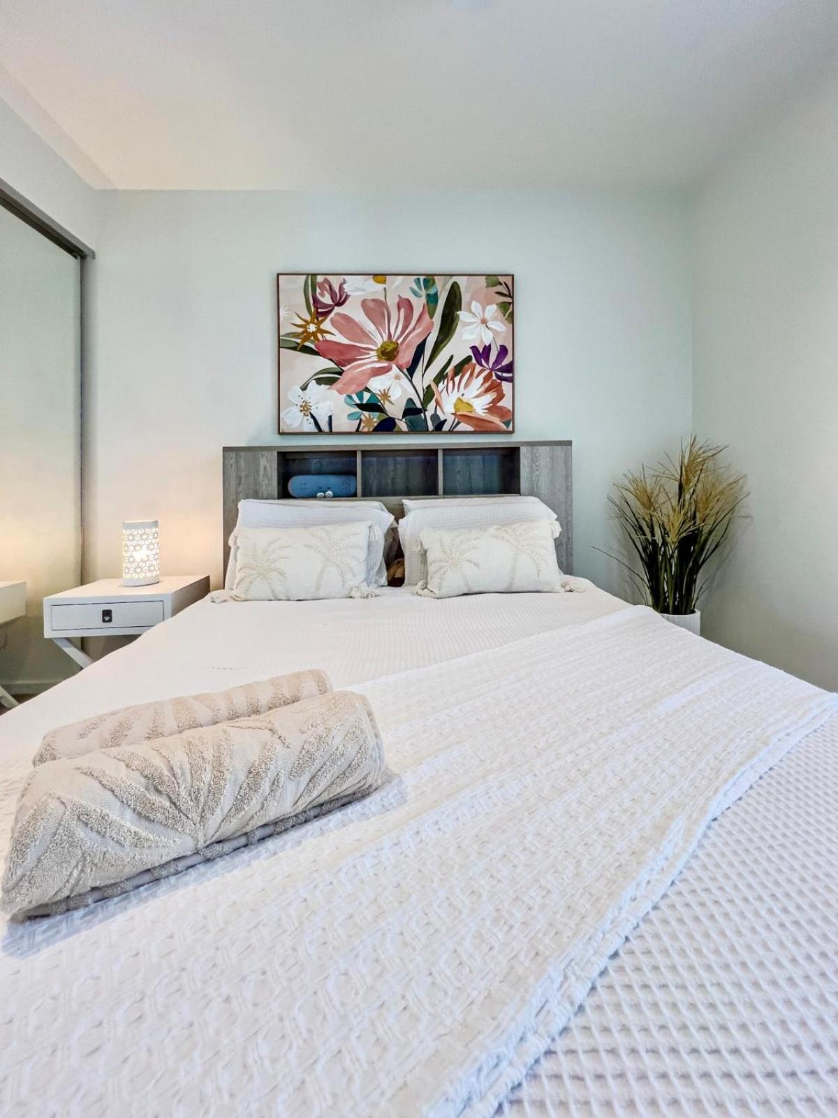 Palm Luxury Getaway Apartment *