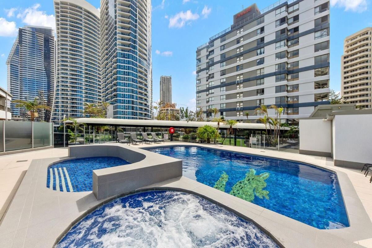 Apartment Ocean Views Level 17 Pool Gym Sauna *