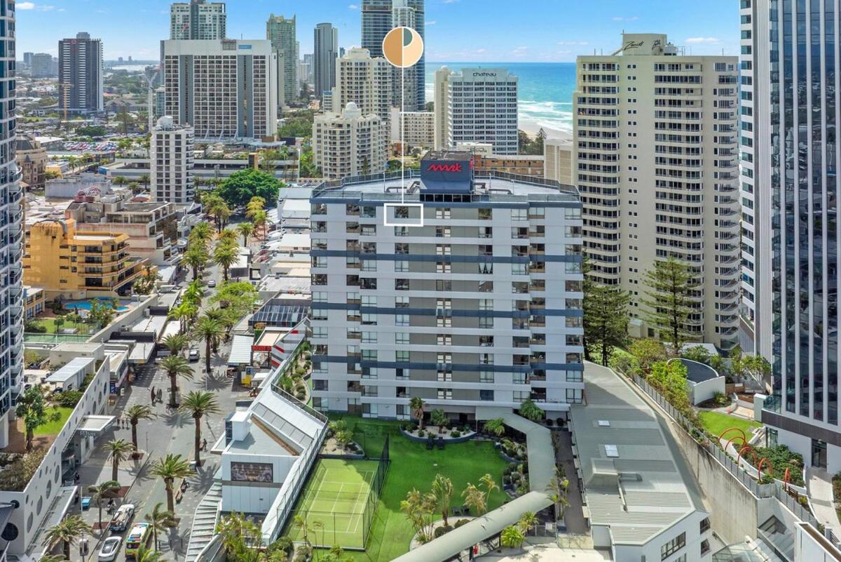 Ocean Views Level 17 Pool Gym Sauna Apartment *