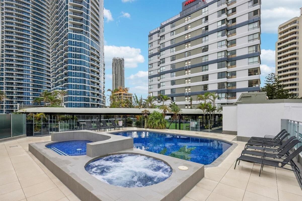 Apartment Ocean Views Level 17 Pool Gym Sauna Gold Coast