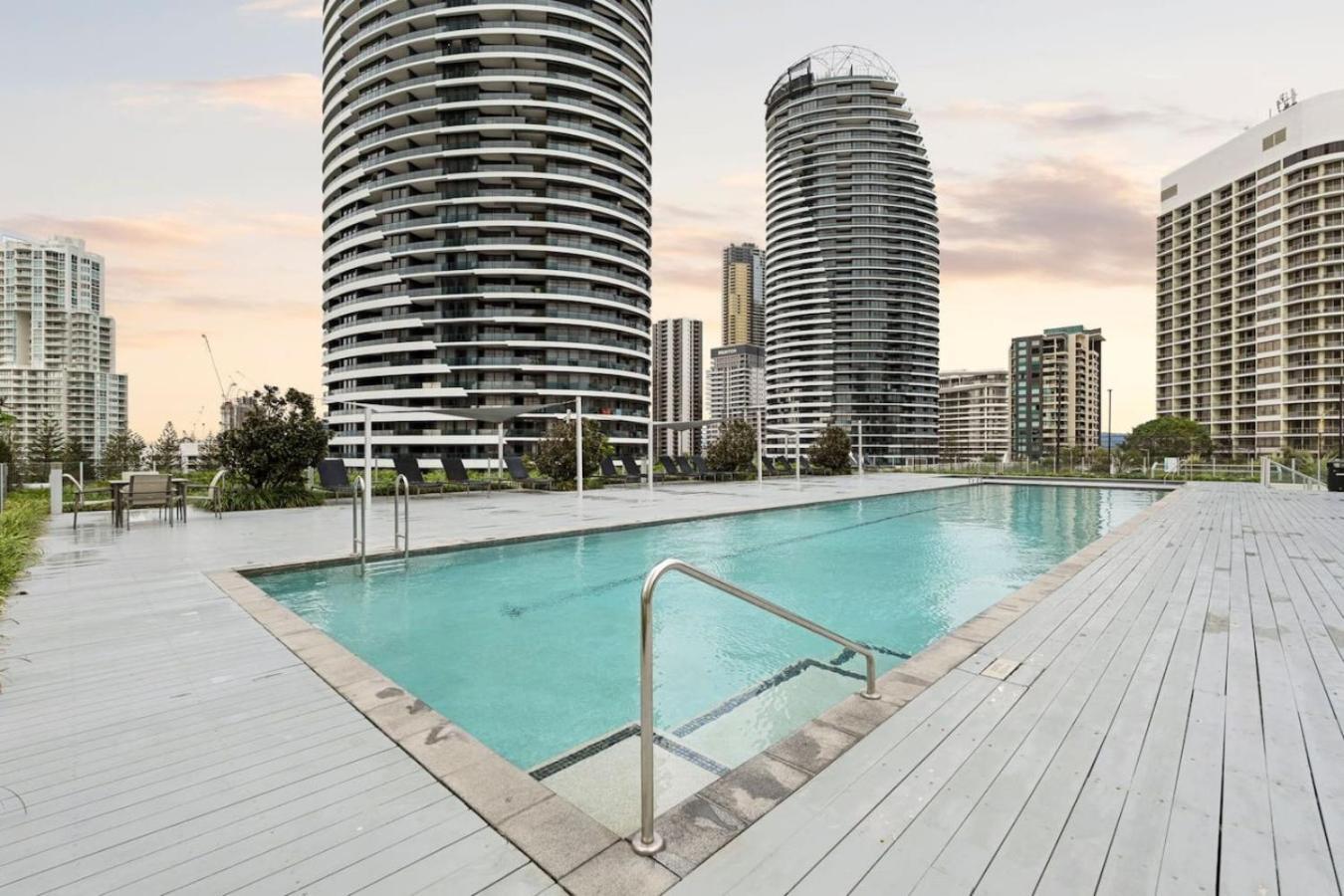 Mels Place - Stunning 3 Bed Getaway And Ocean Views Gold Coast