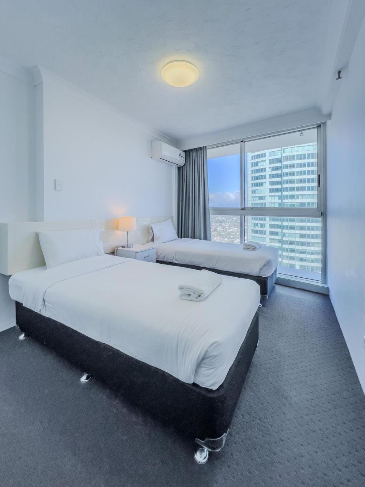 Views Level 38 Apartment *