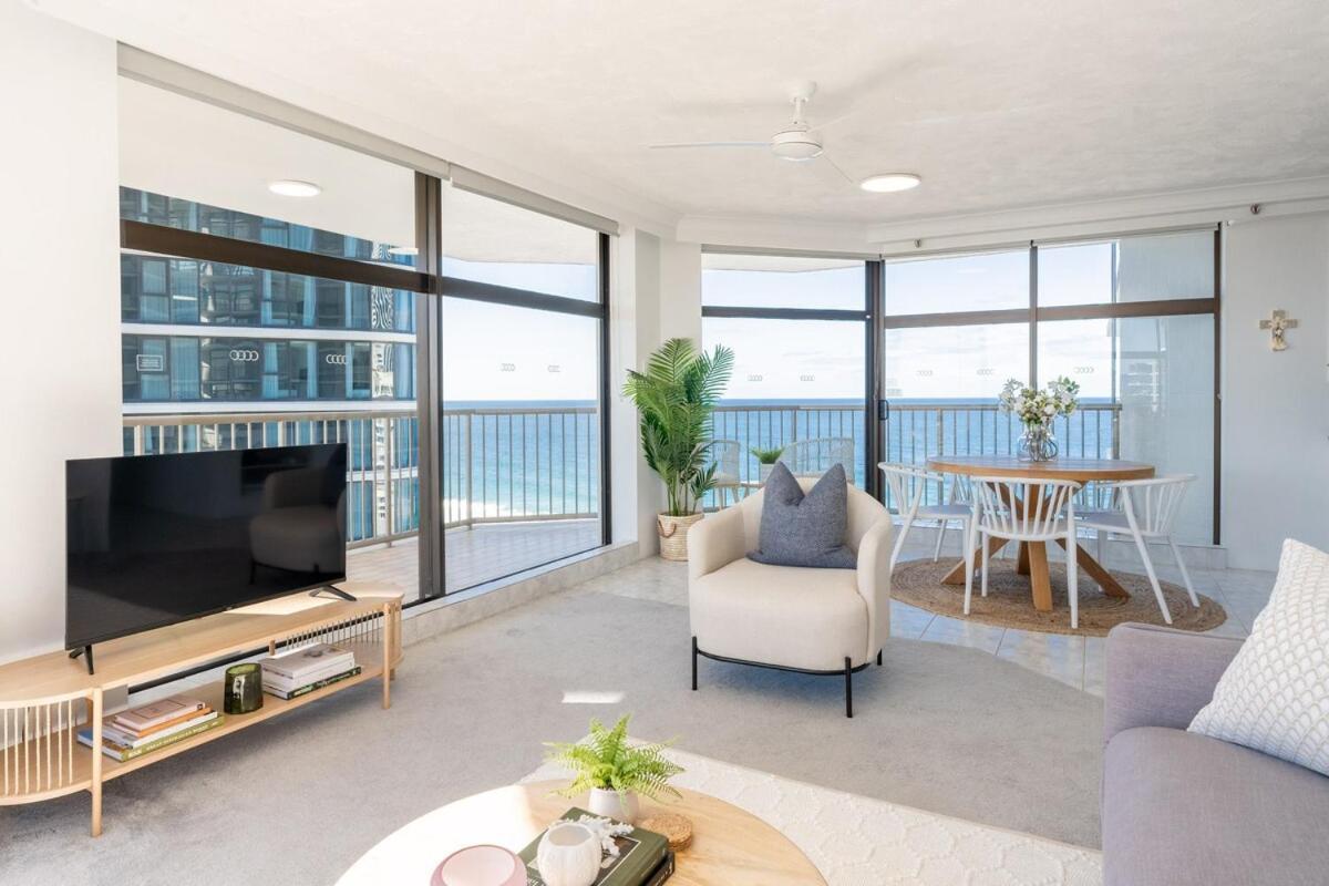 Opulent Beachfront Daydream! 2b Designer * Gold Coast