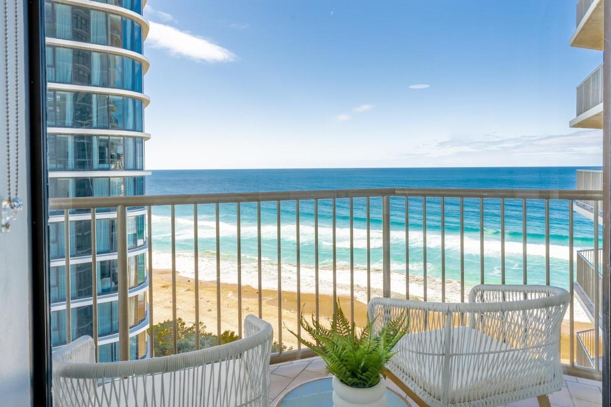 Apartment Opulent Beachfront Daydream! 2b Designer