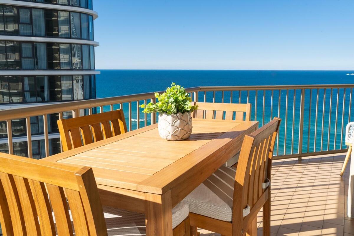 Apartment Opulent Beachfront Daydream! 2b Designer Gold Coast