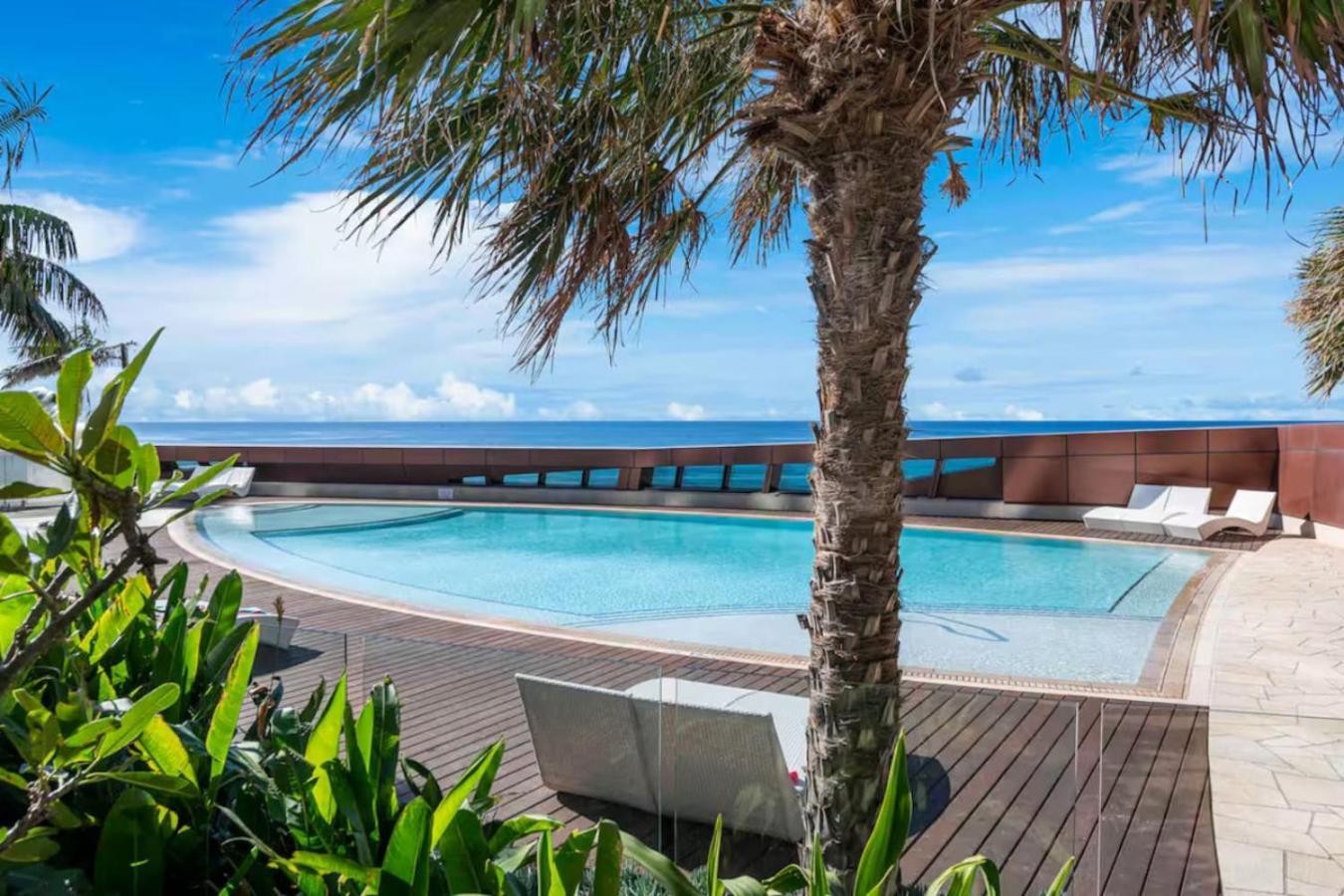 Diamonds Of Paradise - Set In Gold Coast