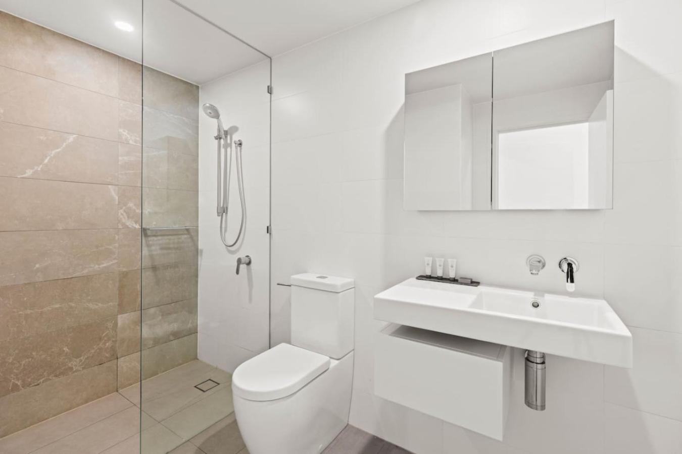 Family Friendly 2 Bedroom In Surfers Paradise Gold Coast