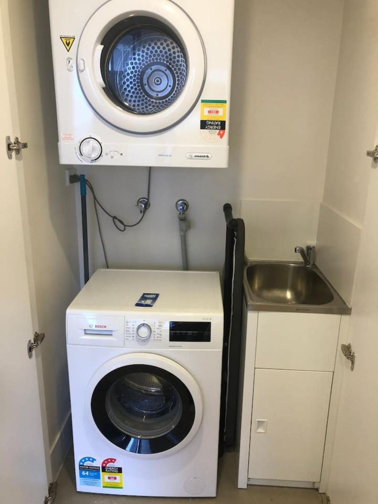 Family Friendly 2 Bedroom In Surfers Paradise *