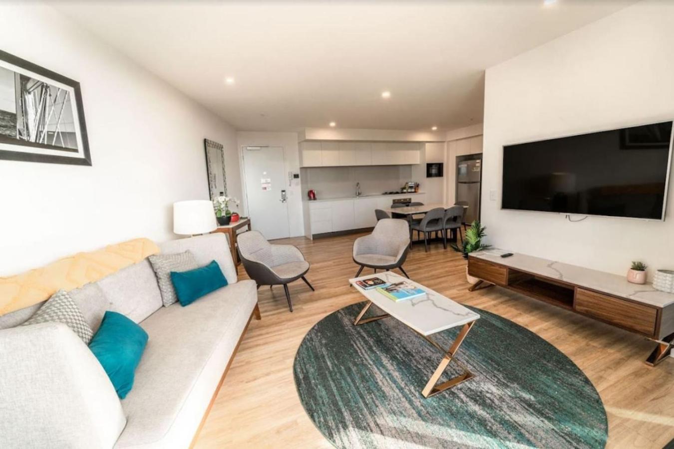 Nerang River Views Spacious 2 Bedroom