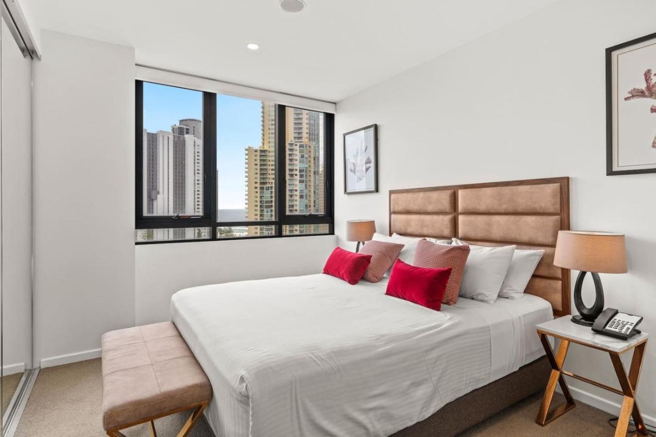 Family Friendly 2 Bedroom With Ocean Views Gold Coast