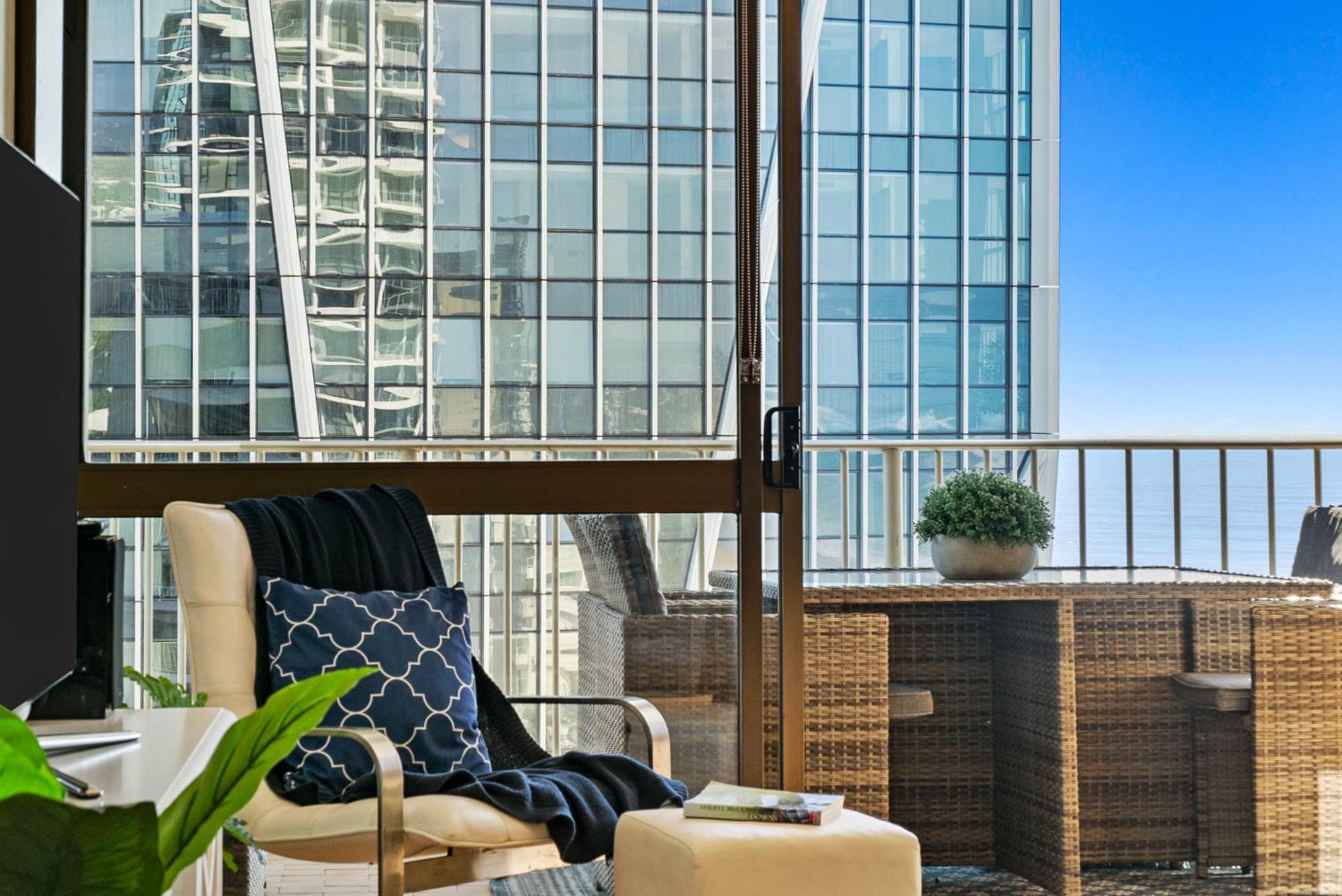 'coastal Cool' Penthouse Paradise And Ocean Outlooks