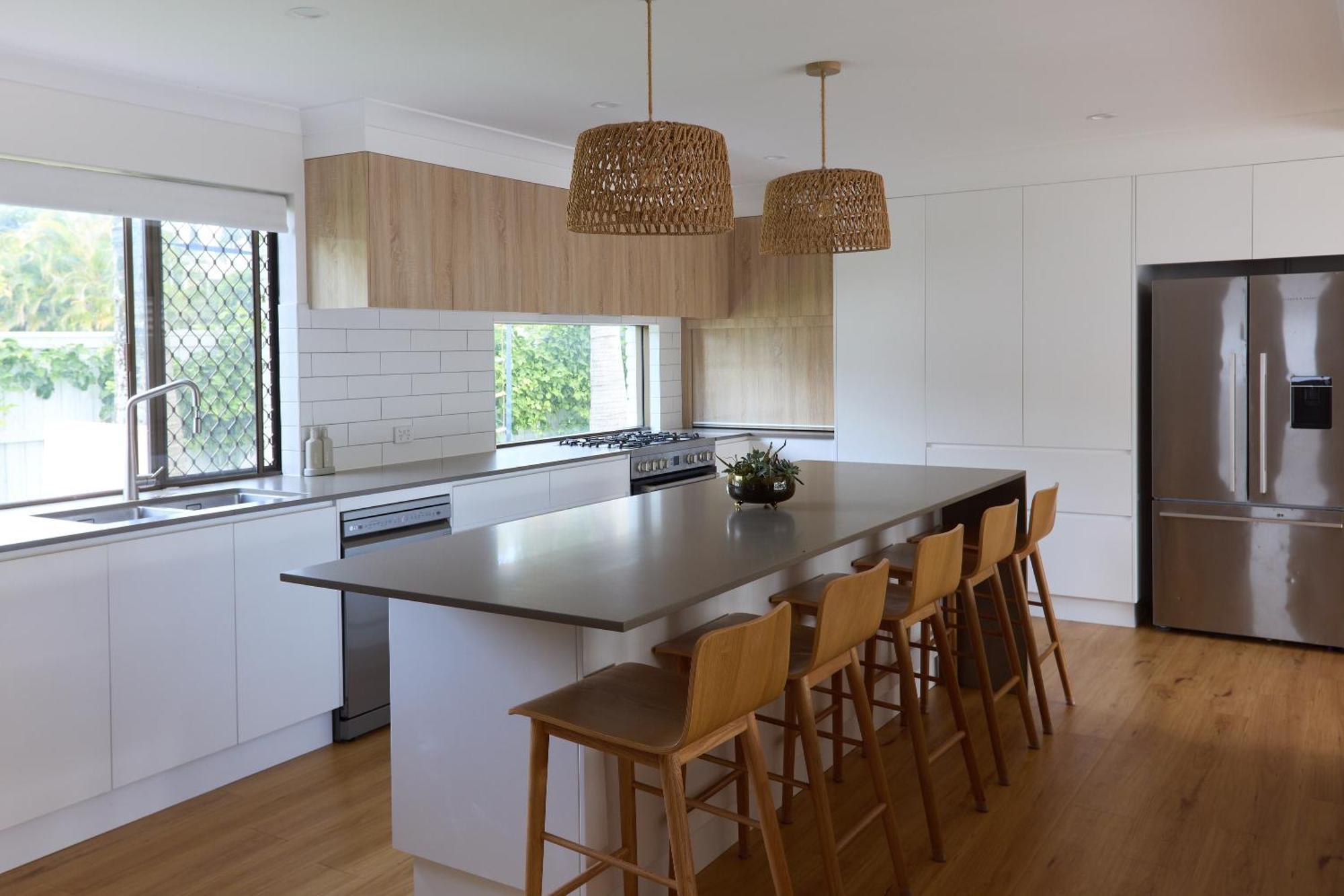 Tugun Retreat - 5brm With Pool!
