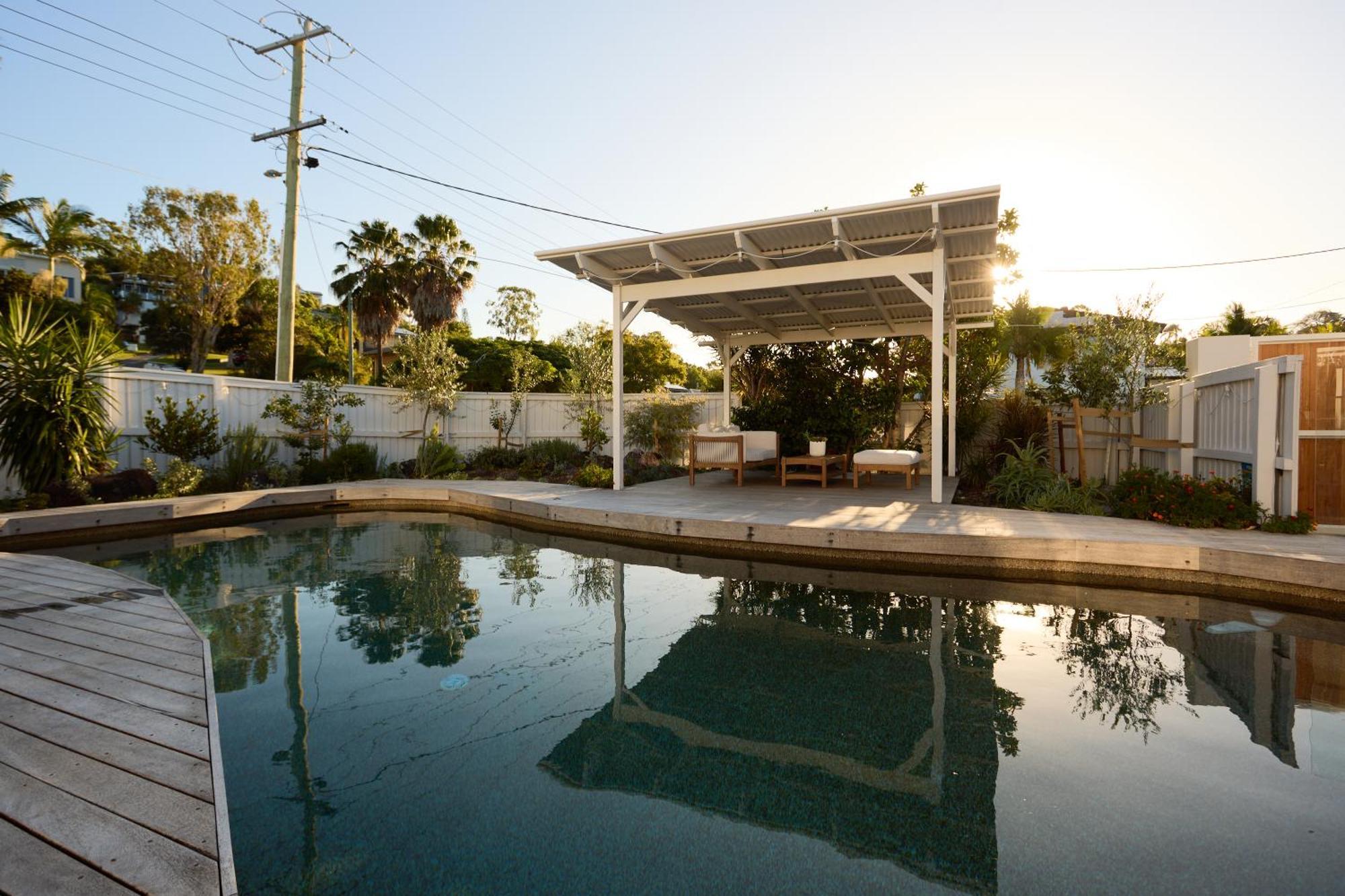Tugun Retreat - 5brm With Pool! Holiday home