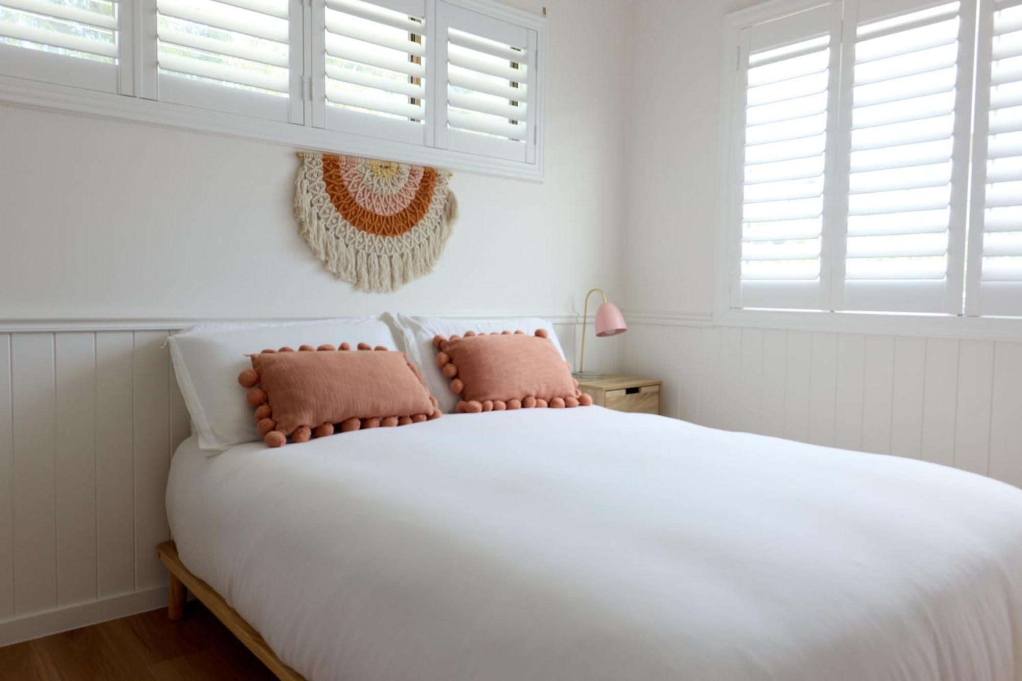 Tugun Retreat - 5brm With Pool! Holiday home *