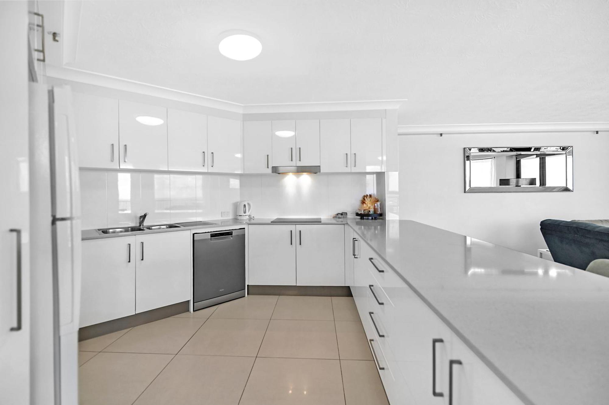 Breathtaking Ocean View 3-bedroom With Parking