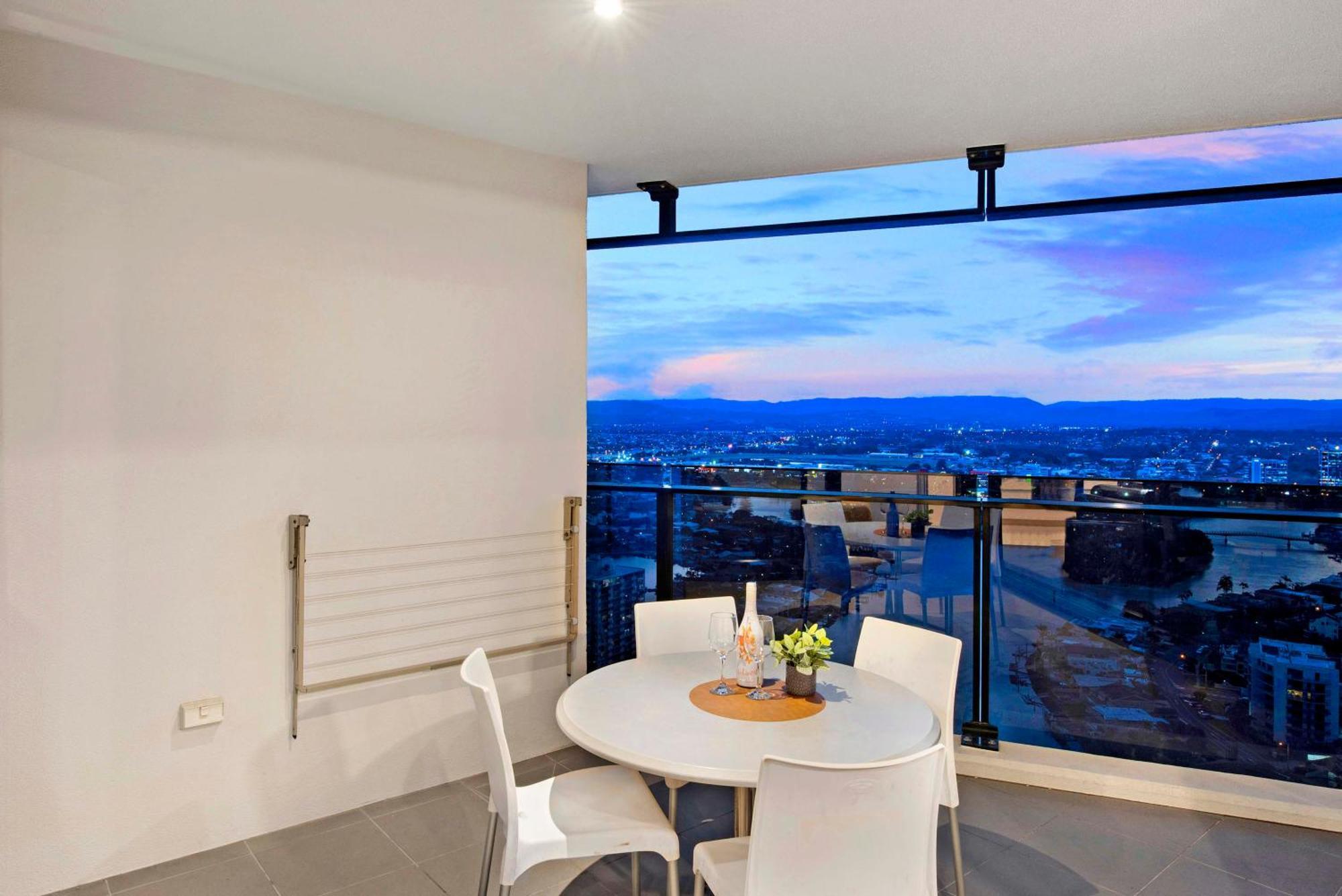 Apartment Circle On Cavill: Hinterland View Gold Coast
