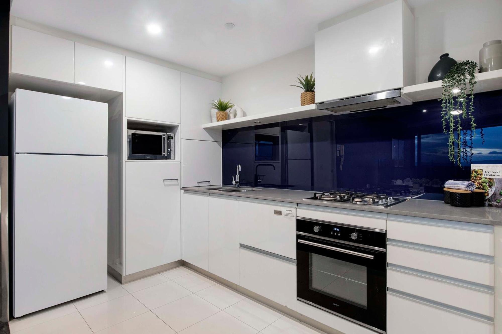 Apartment Circle On Cavill: Hinterland View *