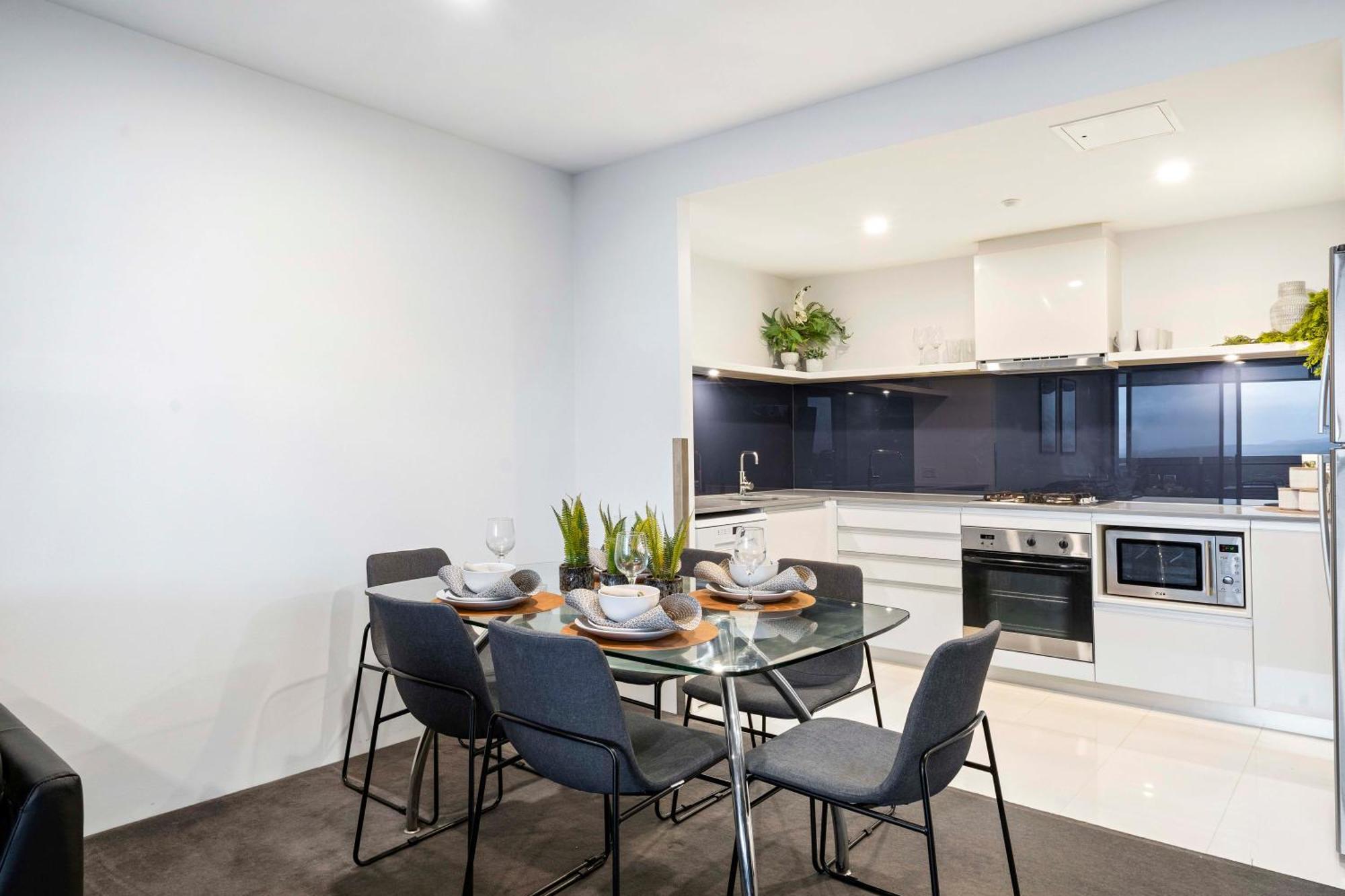 Apartment Circle On Cavill: Hinterland View *