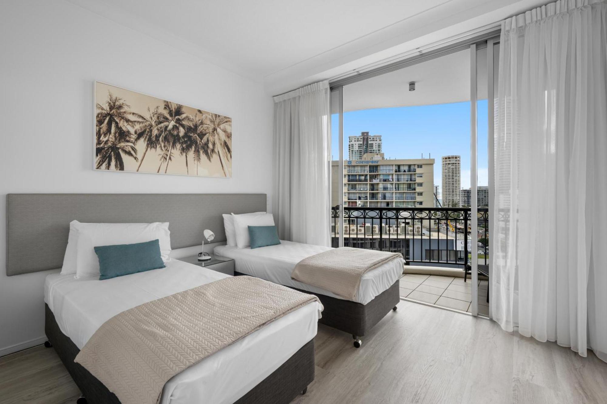 Apartment Towers Of Chevron - Private *