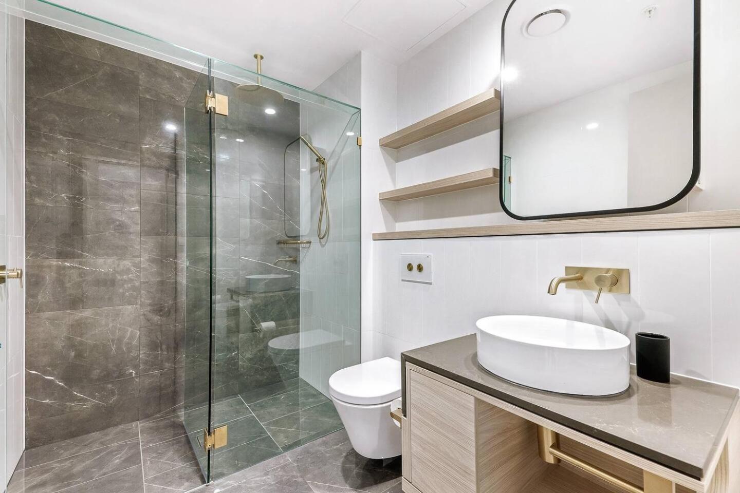 Sky-high 72 Stories At The Seaside - Pet Friendly