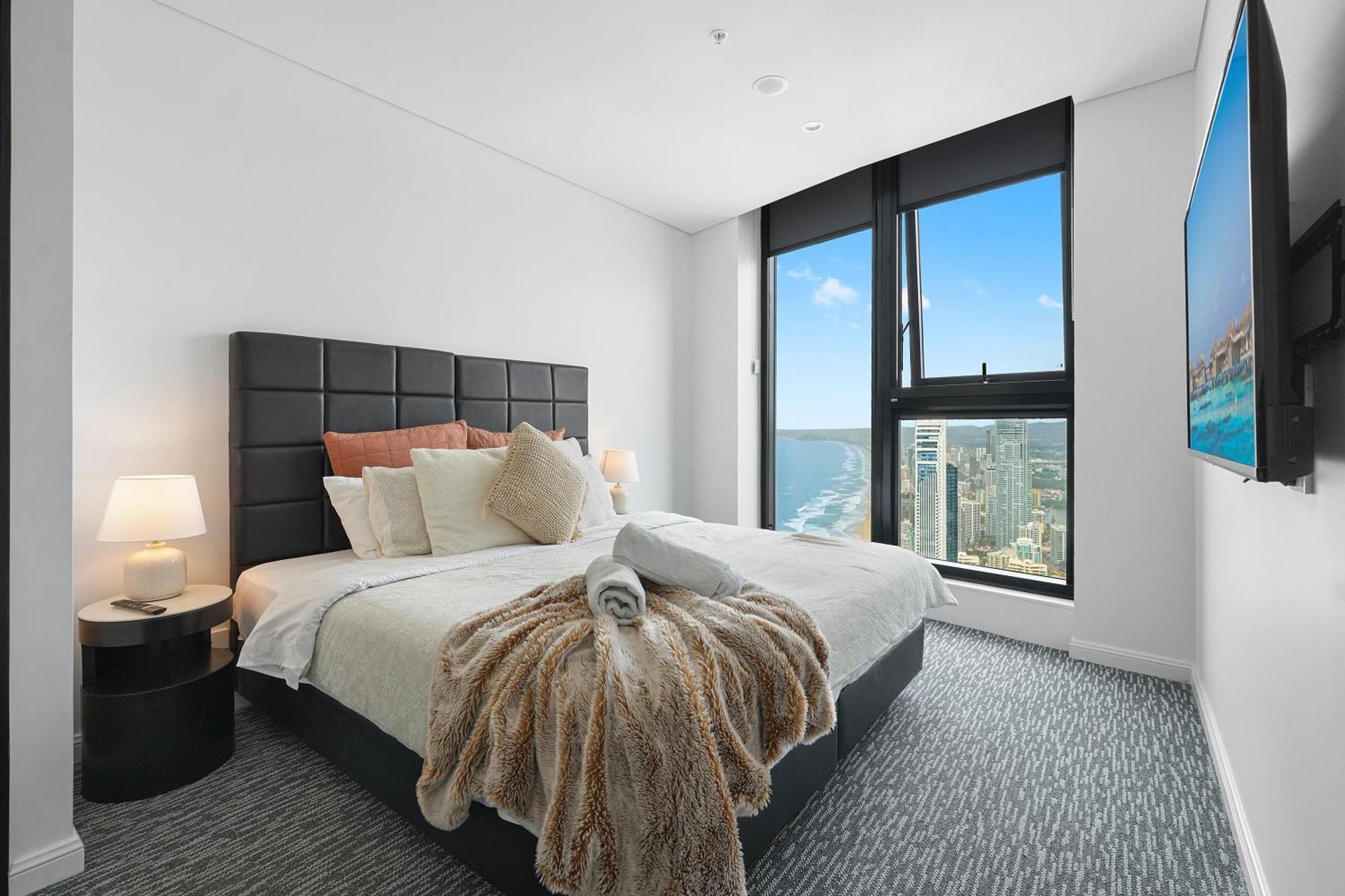 Sky-high 72 Stories At The Seaside - Pet Friendly *