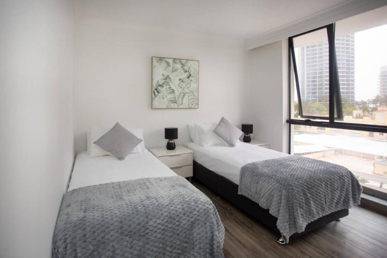 Stylish 2 Bed Centre Of Surfers Apartamento *