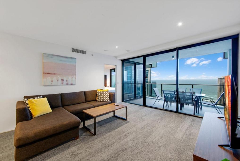 Circle On Cavill - Hosted By Coastal Letting