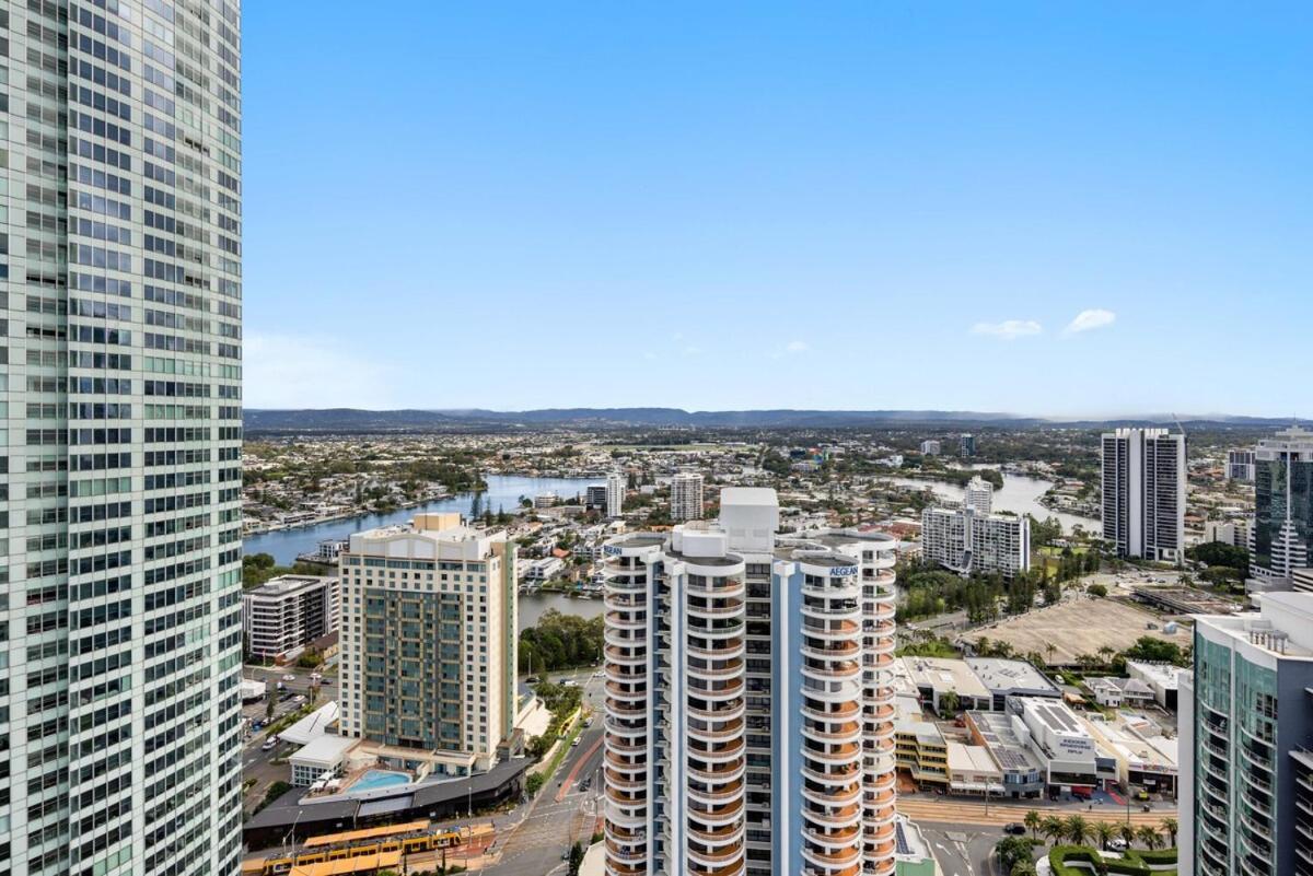 High Floor Expansive Ocean Views From Peninsula *