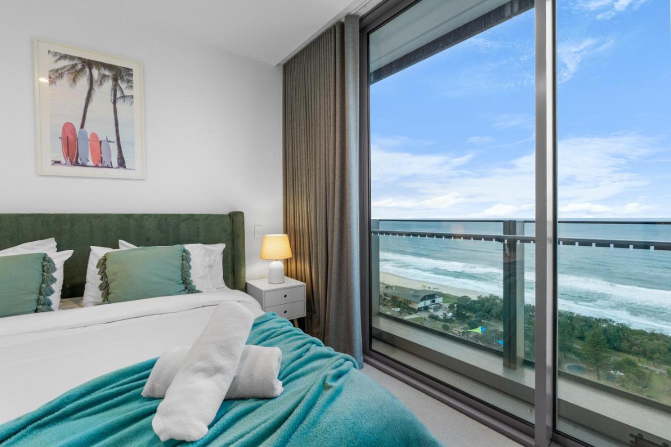 Apartamento The Panorama - 180 Degrees Of Ocean View 27floor 3br In Broadbeach With Parking And Pool
