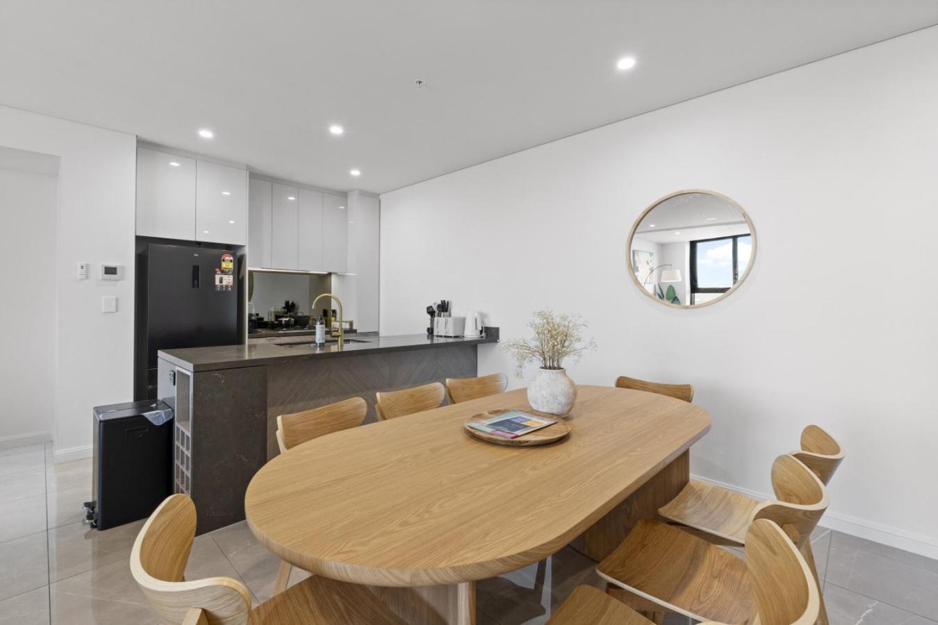 Apartment The Seawood - New Beachfront 71f Skyhome 3br Ocean Coastal View With Parking, Pool And Gym Gold Coast