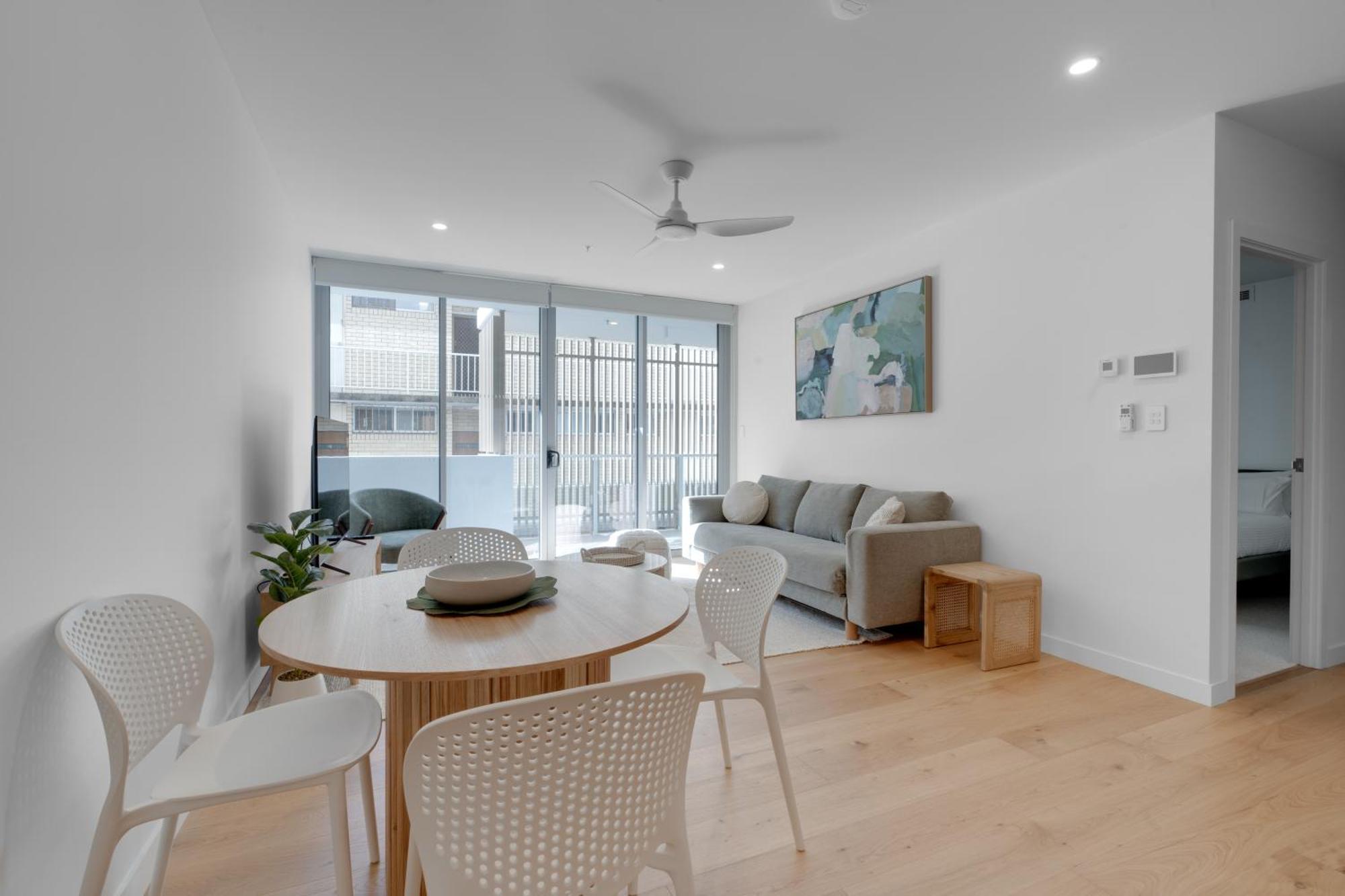 Modern Kirra Escape - Walk To Everything