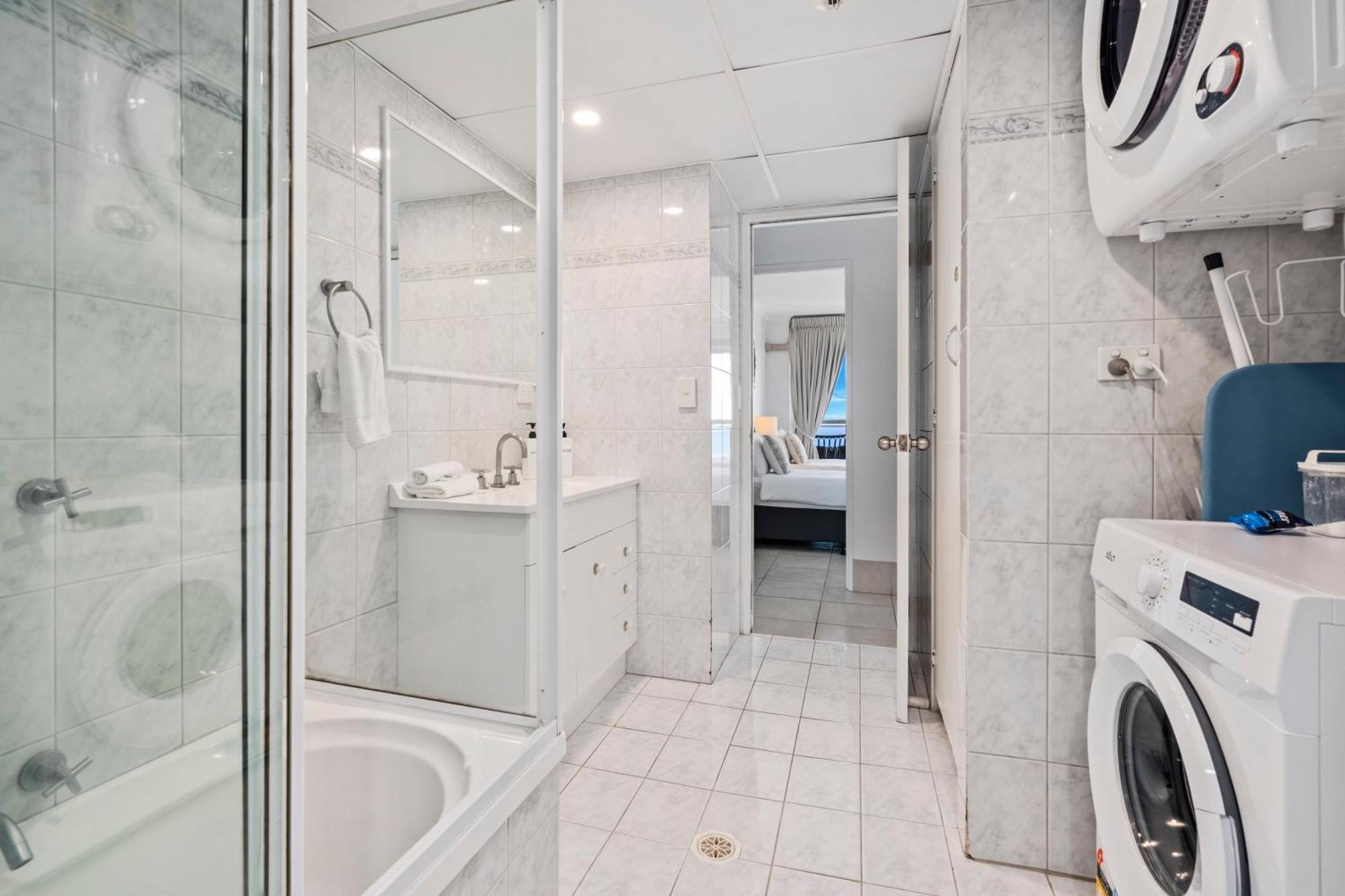Surfers Paradise Oceanfront Retreat Apartment Gold Coast