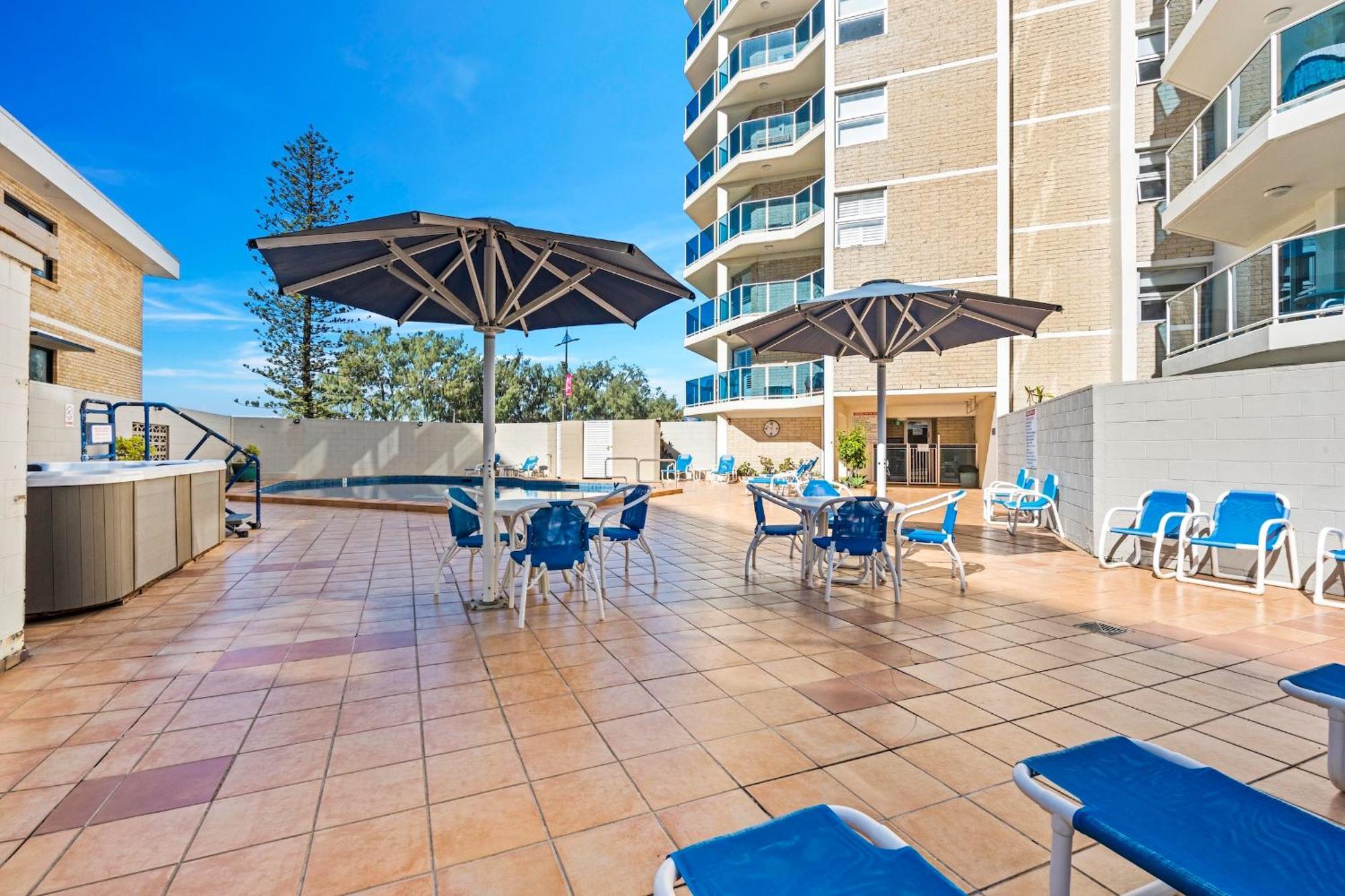 Surfers Paradise Oceanfront Retreat * Gold Coast