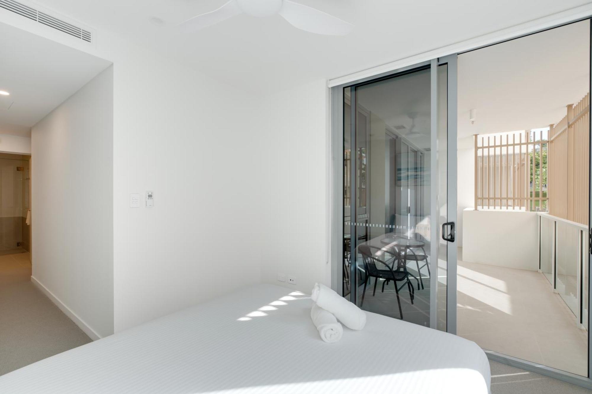 2-storey 5br Penthouse Palm Luxury Apartment