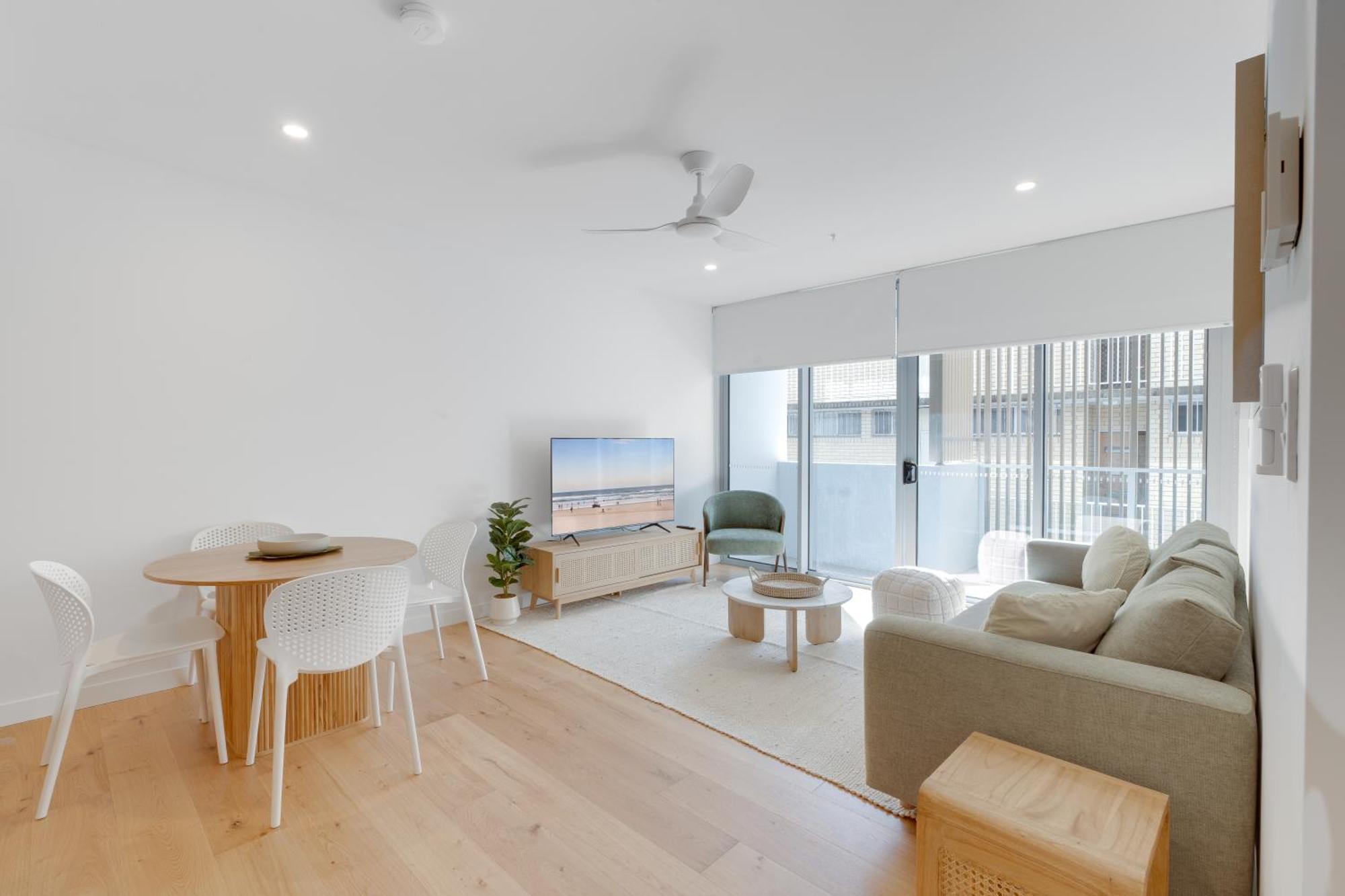 2-storey 5br Penthouse Palm Luxury Apartment *