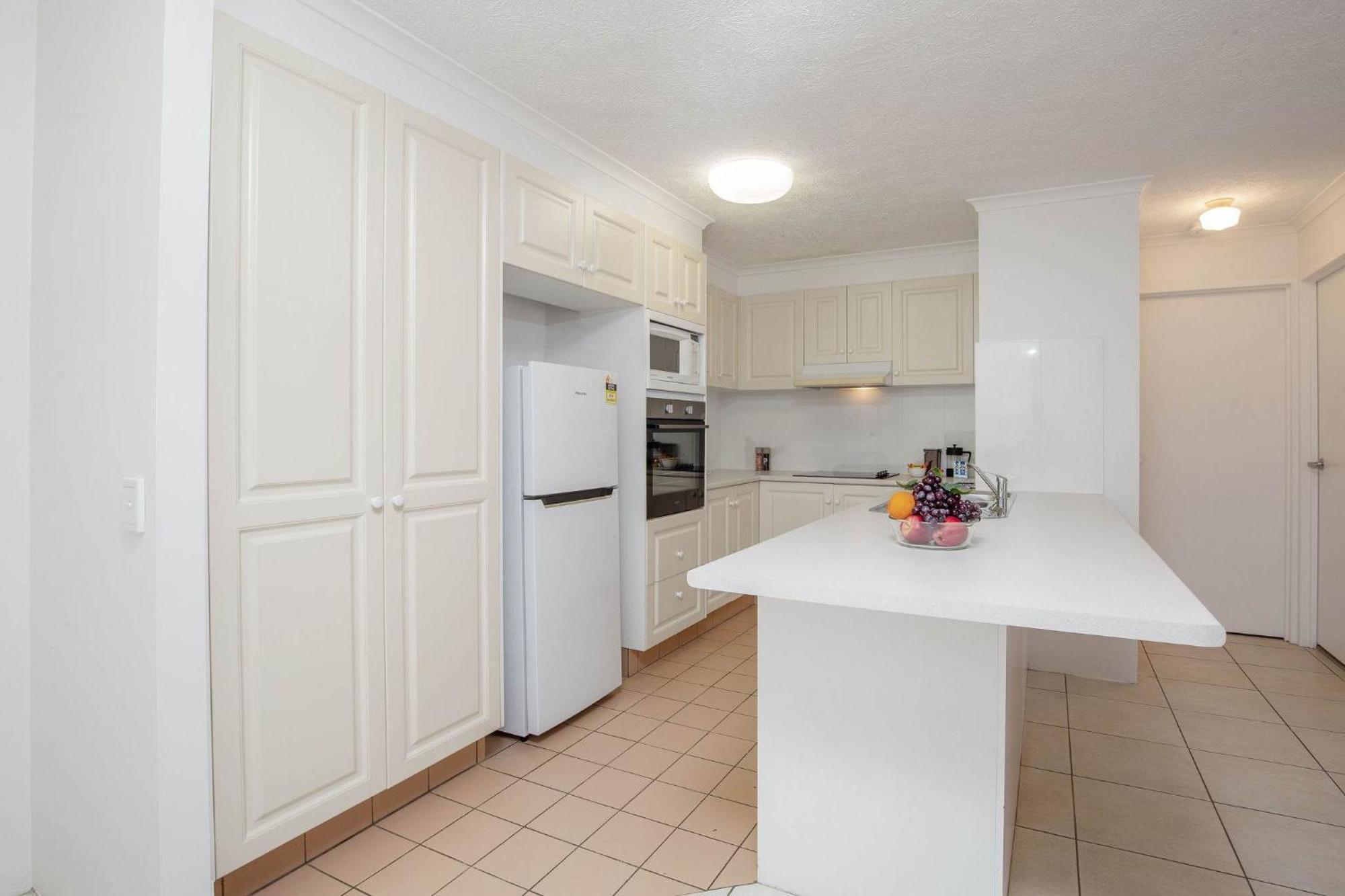 Spacious Ground Floor Retreat By Burleigh Gold Coast