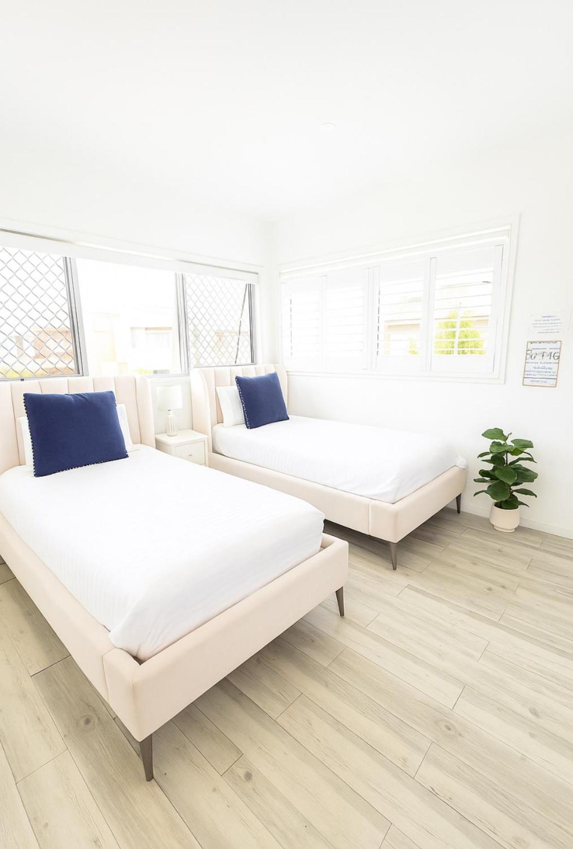 Self Contained Family Friendly - Sleeps 4 * Gold Coast