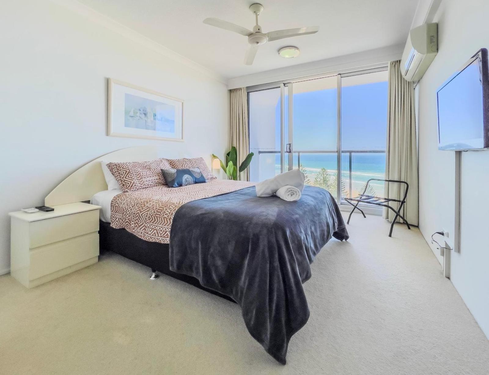 Apartment Life At Peninsula *