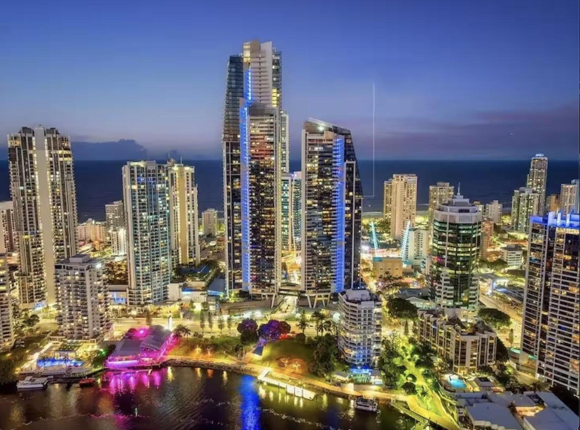Circle On Cavil Surfers Sleeps 6 Lux Apartment Gold Coast