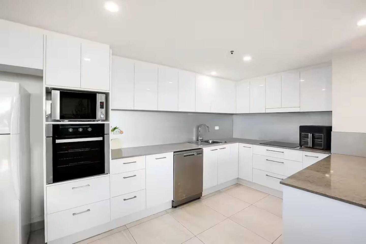 Peninsula Surfers Paradise - Hosted By Coastal Letting Apartment Gold Coast